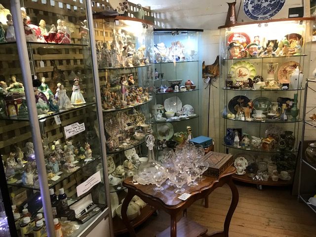 Specialised in porcelain, glass, pottery and collectables. Items includes Shelley, Royal Doulton, Royal Albert, Lladro and many more.